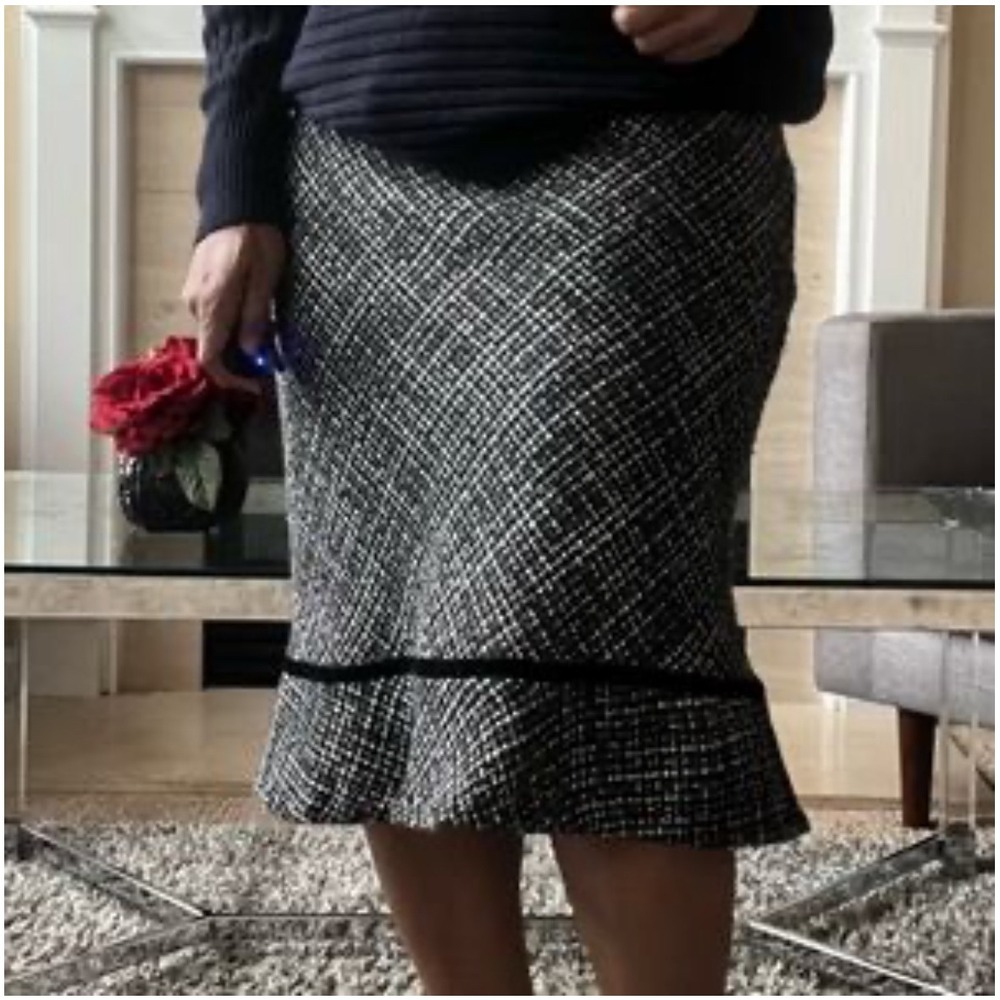GAP Tweed Skirt Black White Flounce Hem Career‎ Womens Size 1  28" Fall Y2K